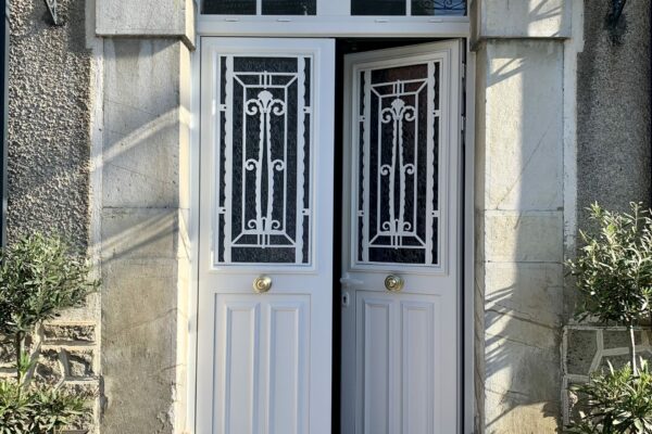 Porte d'entrée traditionnelle